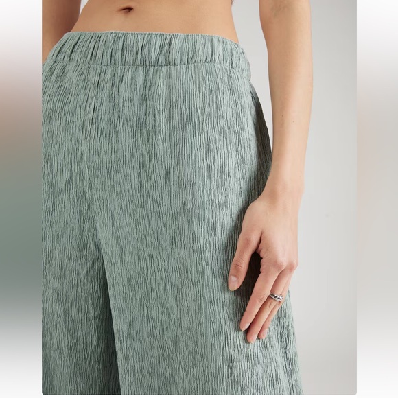 Abercrombie & Fitch Wide Leg Pants - Picture 12 of 16